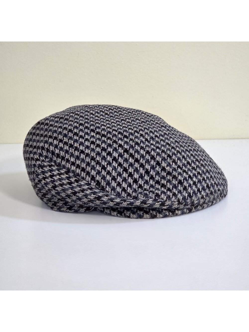 Vtg Littlewoods Flat Cap 6 7/8 -  56 Grey Houndstooth Cabbie Hat Made in Britain